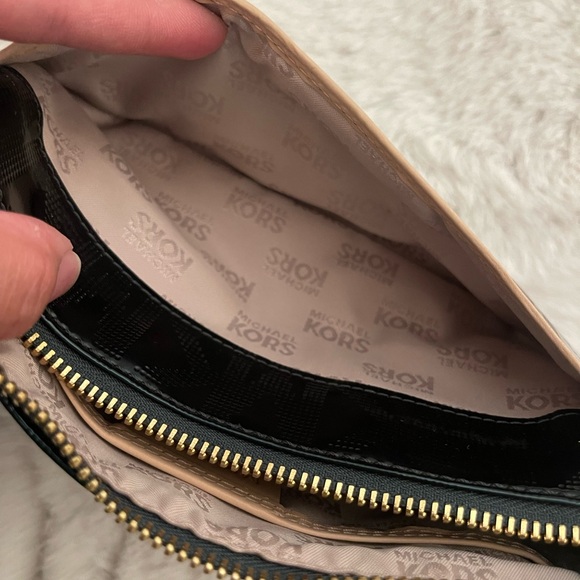 Michael Kors Cosmetic Purse - Picture 4 of 4